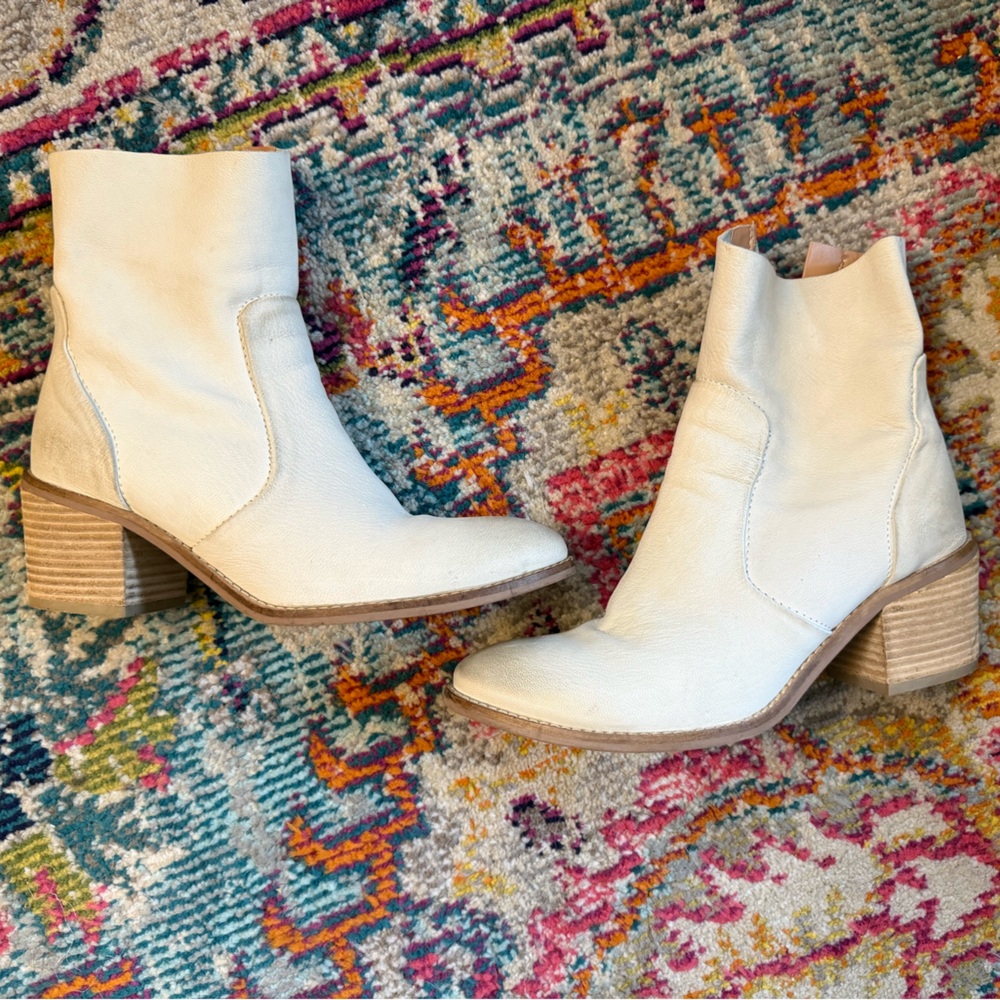 Diba True Majestic zippered bootie in off-white leather